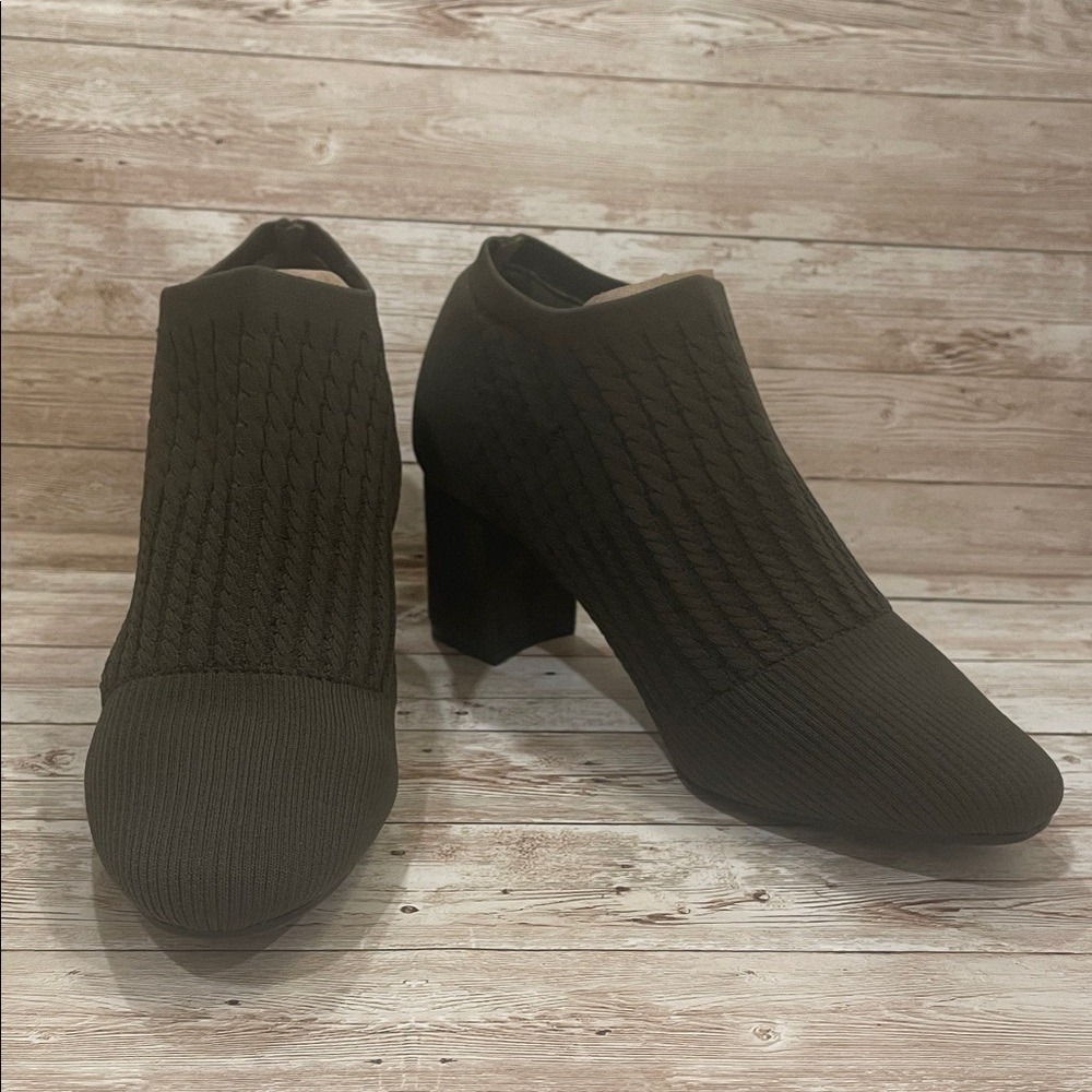 IMPO Nancia Block Heel Stretch Knit Ankle Booties NWT Size 8.5M‎ Retails $90